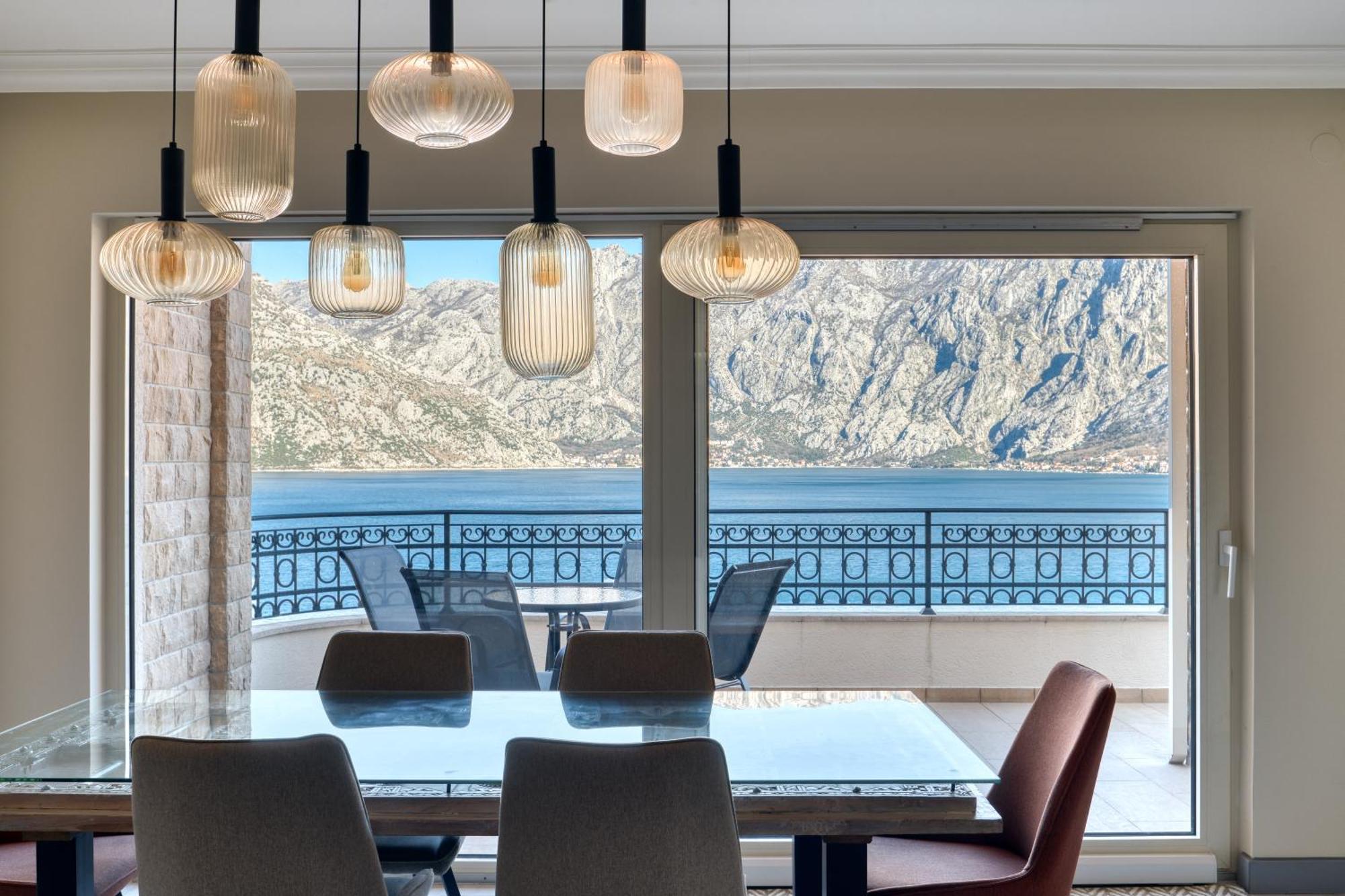 Luxurious 3-Bedroom Apartment By Mn Property Kotor Buitenkant foto
