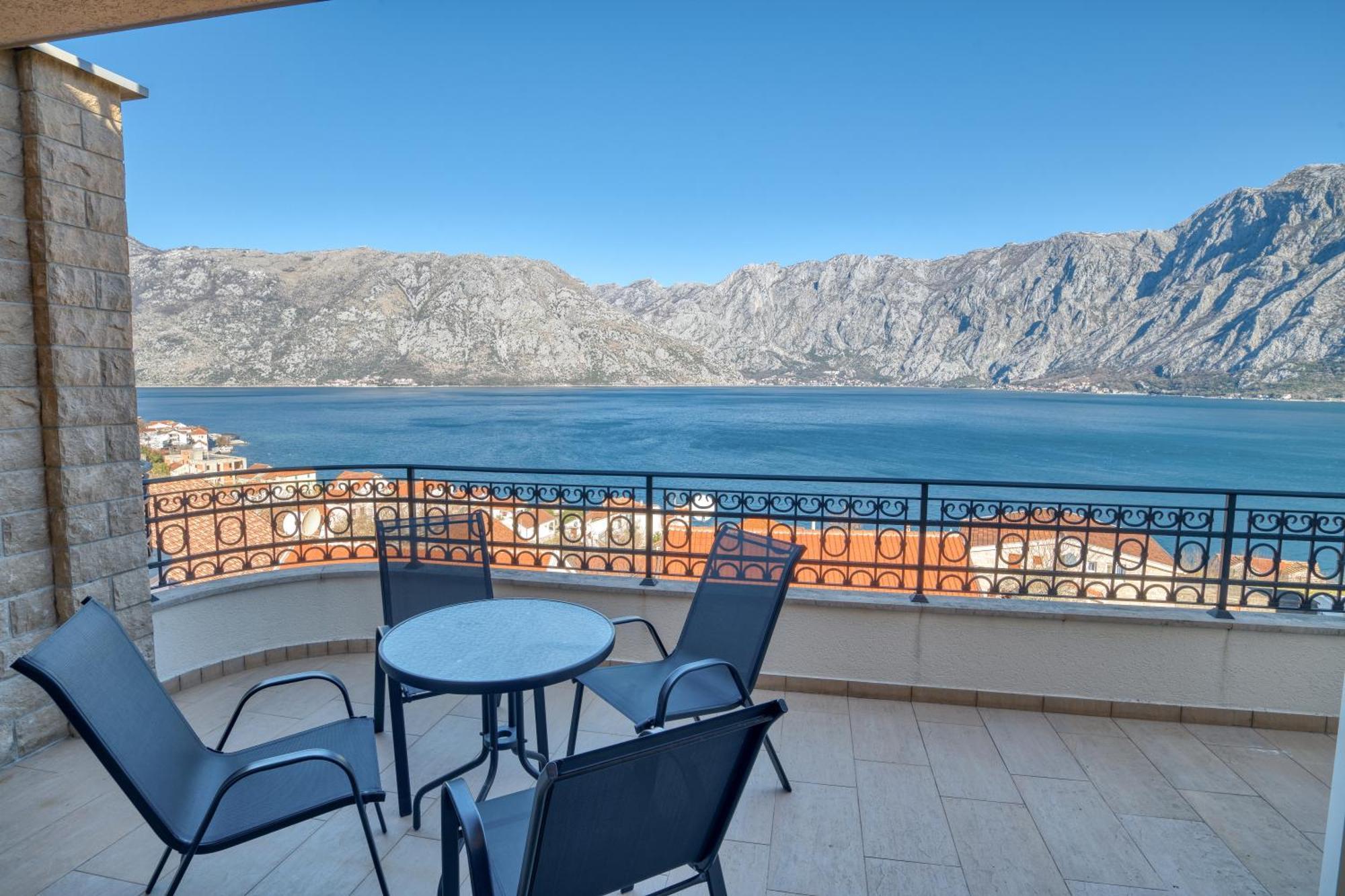 Luxurious 3-Bedroom Apartment By Mn Property Kotor Buitenkant foto