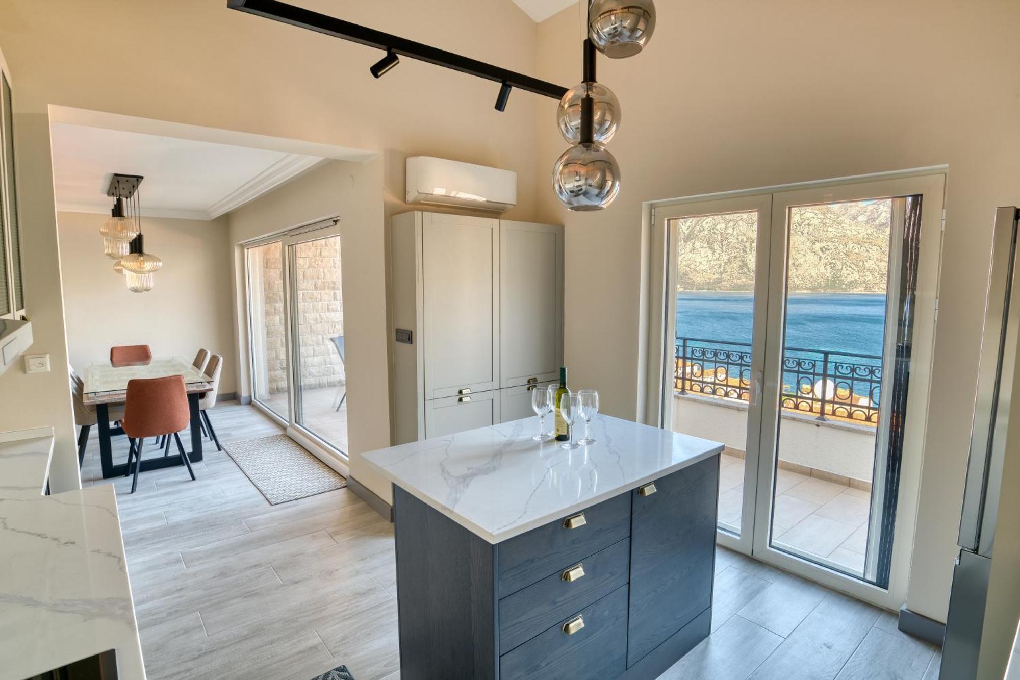 Luxurious 3-Bedroom Apartment By Mn Property Kotor Buitenkant foto
