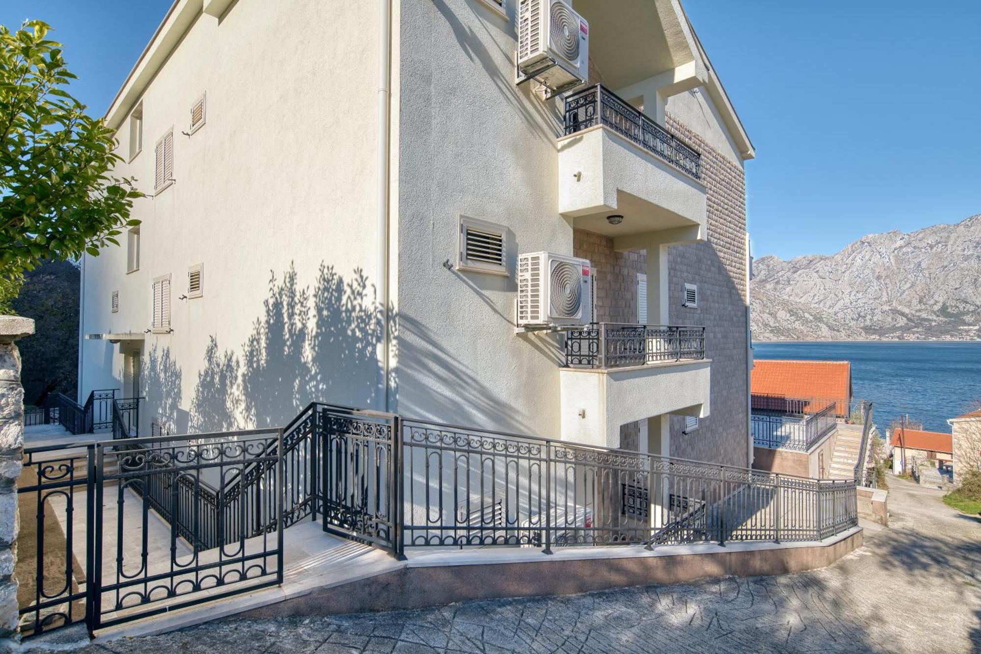Luxurious 3-Bedroom Apartment By Mn Property Kotor Buitenkant foto