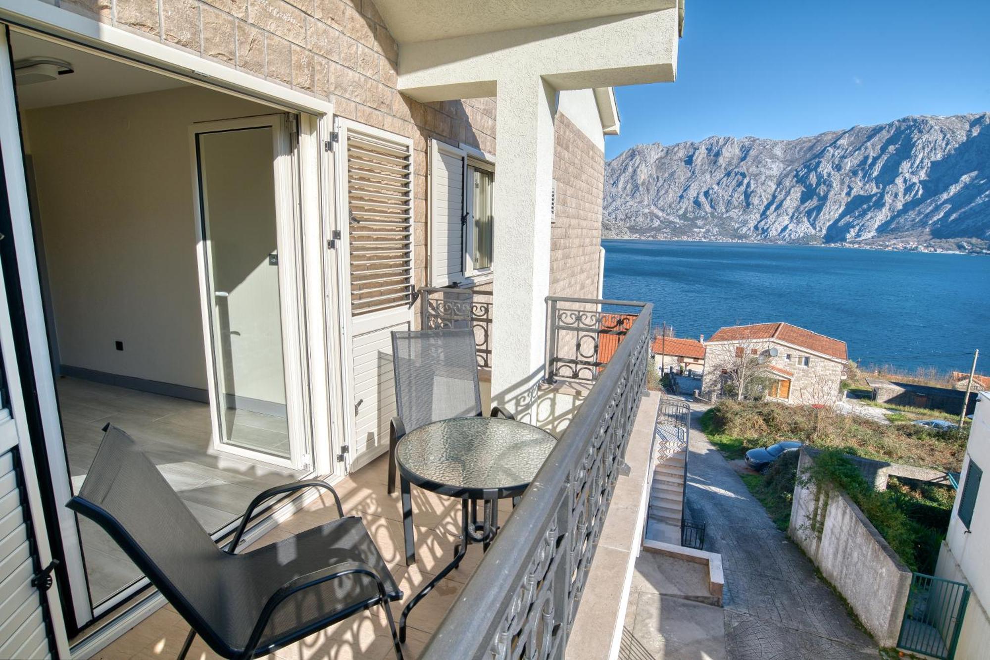 Luxurious 3-Bedroom Apartment By Mn Property Kotor Buitenkant foto