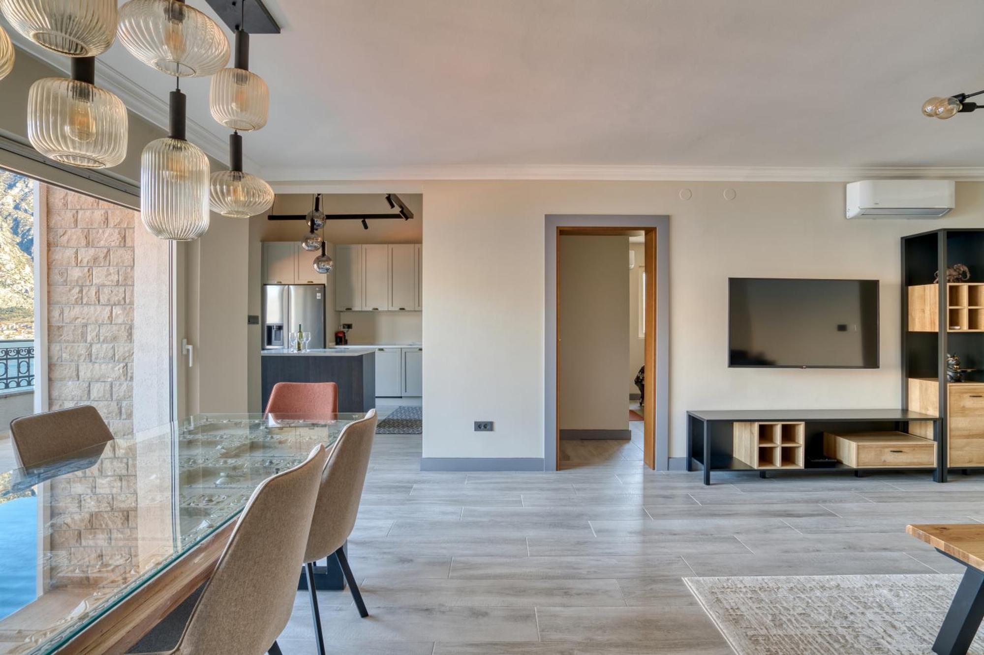 Luxurious 3-Bedroom Apartment By Mn Property Kotor Buitenkant foto
