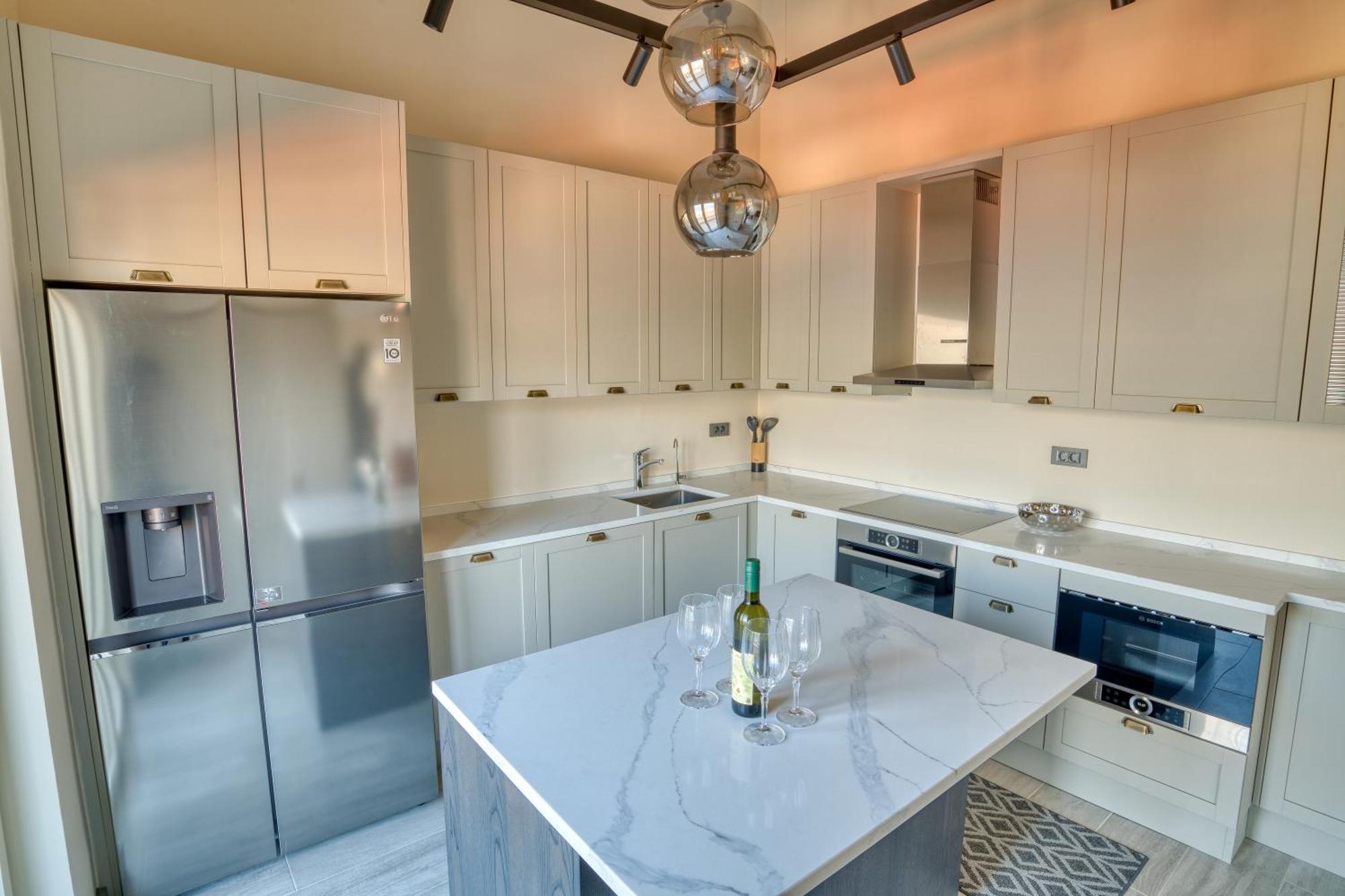 Luxurious 3-Bedroom Apartment By Mn Property Kotor Buitenkant foto