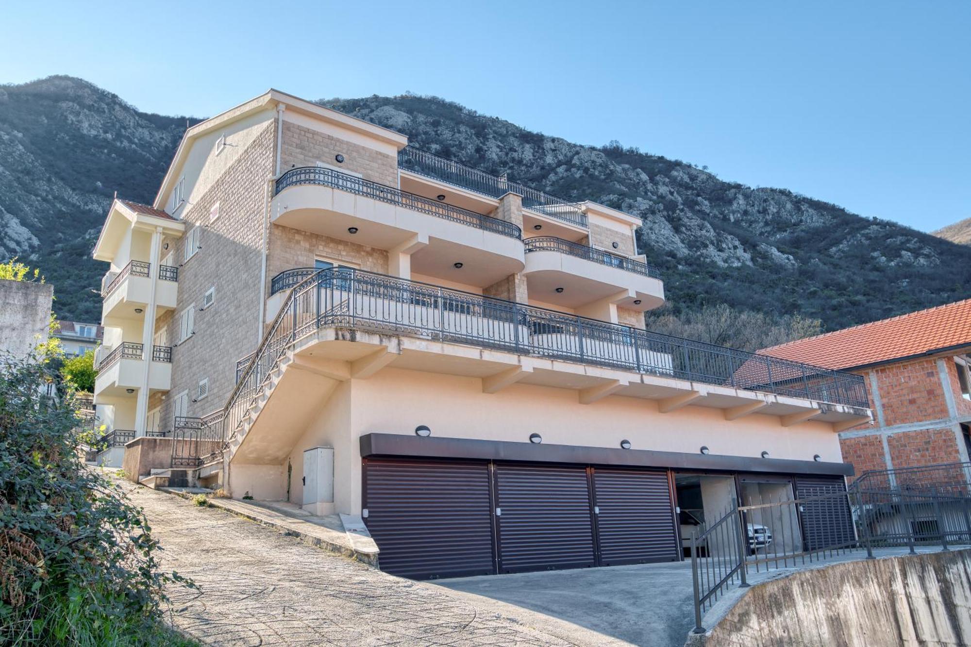 Luxurious 3-Bedroom Apartment By Mn Property Kotor Buitenkant foto