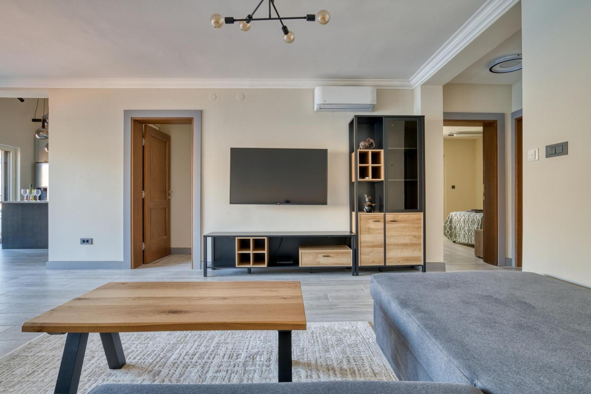 Luxurious 3-Bedroom Apartment By Mn Property Kotor Buitenkant foto